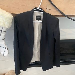 Aritzia Babaton blazer